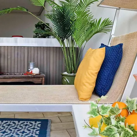 Sea View Penthouse With Hydro-massage Apartment *