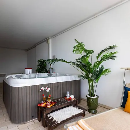 Apartment Sea View Penthouse With Hydro-massage *